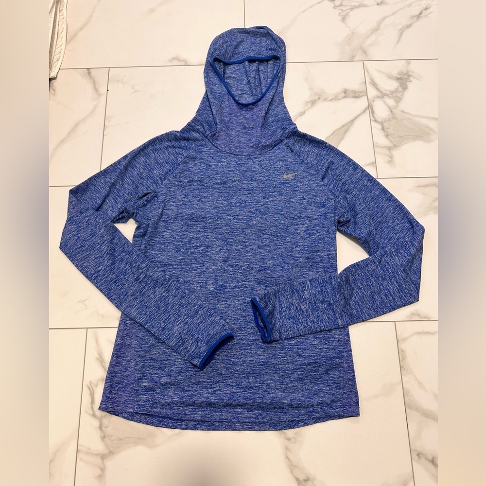 Women’s Nike dri fit hooded shirt. Medium